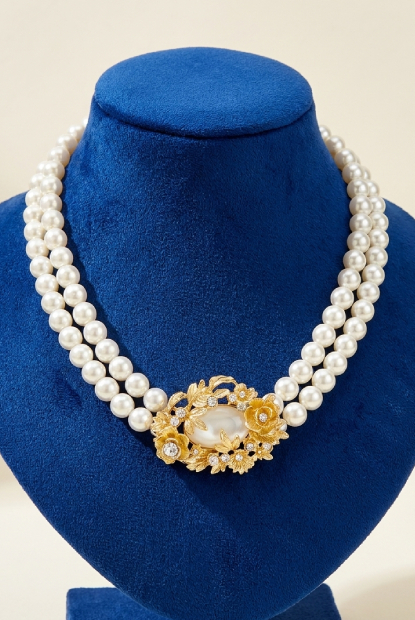 Broach Pearl Necklace